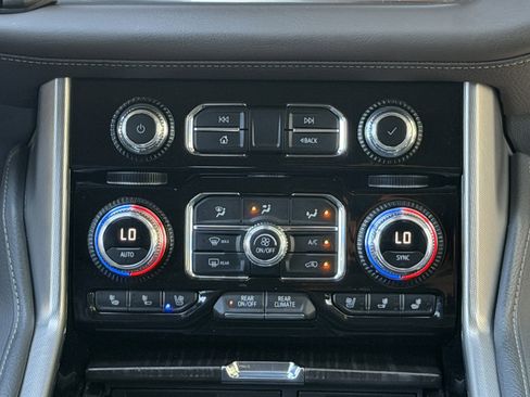 Used 2023 GMC Yukon Denali AWD/4WD image 24