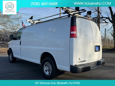 Used 2019 Chevrolet Express 2500 w/ Driver Convenience Package RWD image 2