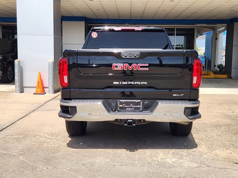 Certified 2025 GMC Sierra 1500 SLT RWD image 7