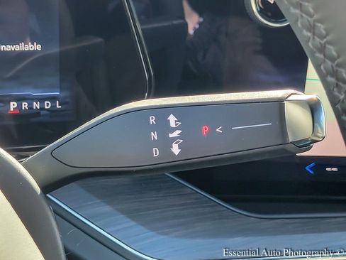 New 2025 Chevrolet Suburban Premier image 16