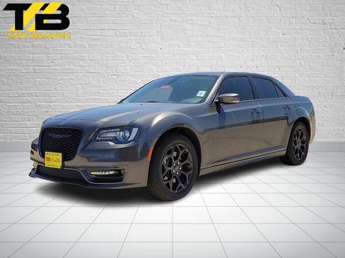 Used 2022 Chrysler 300 Touring L w/ Comfort Group AWD/4WD image 1