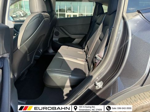 Used 2024 Tesla Model Y Long Range AWD/4WD image 11