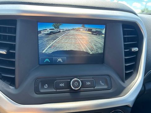 Used 2019 GMC Acadia SLE FWD image 19