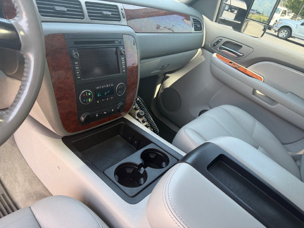 Used 2009 Chevrolet Silverado 2500 LTZ w/ Safety Package AWD/4WD image 19