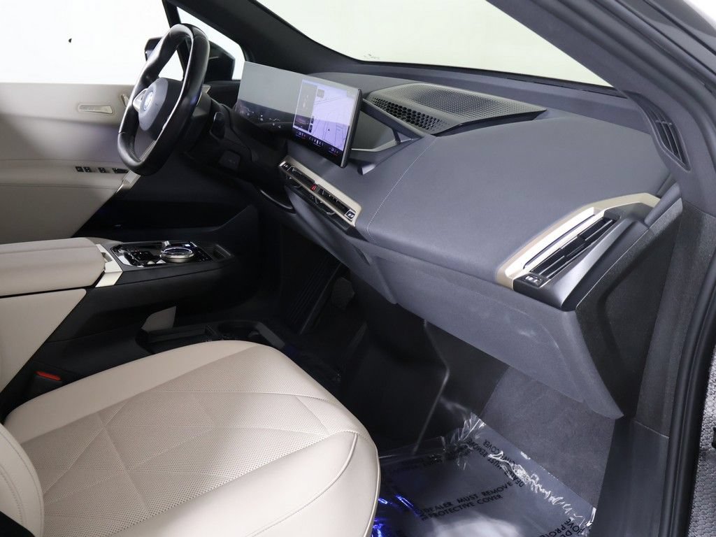 Used 2024 BMW iX xDrive50 w/ Premium Package AWD/4WD image 27