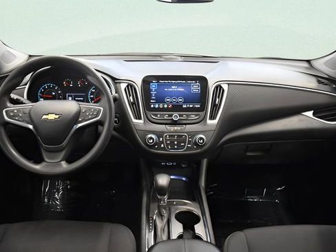 Used 2022 Chevrolet Malibu LT FWD image 5