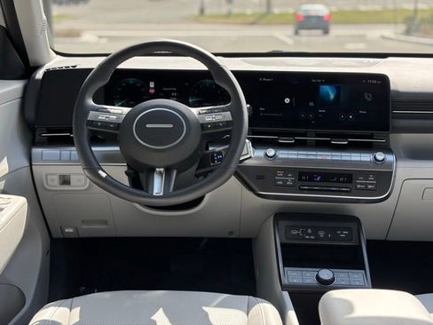 Used 2025 Hyundai Kona Limited AWD/4WD image 27