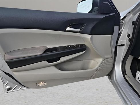 Used 2011 Honda Accord LX image 9