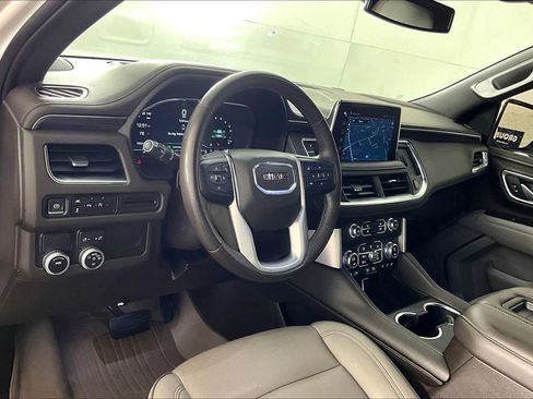 Used 2023 GMC Yukon XL SLT image 17