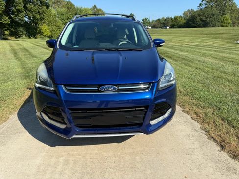 Used 2016 Ford Escape Titanium w/ Equipment Group 301A AWD/4WD image 8