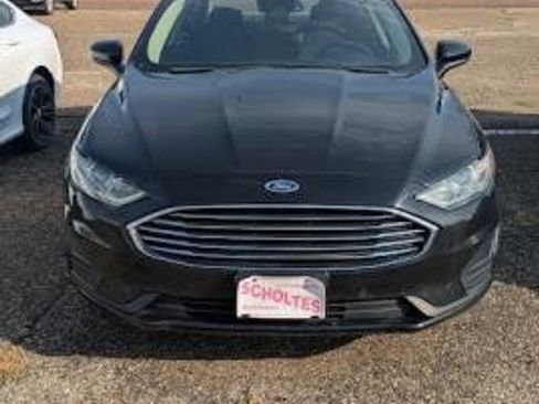 Used 2019 Ford Fusion SE FWD image 5