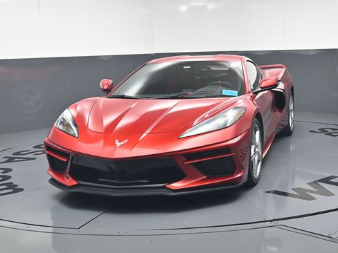 Used 2022 Chevrolet Corvette Stingray Preferred Cpe w/ Z51 Performance Package RWD image 11