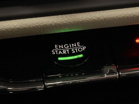 Used 2025 Lincoln Corsair AWD w/ Equipment Group 101A image 47