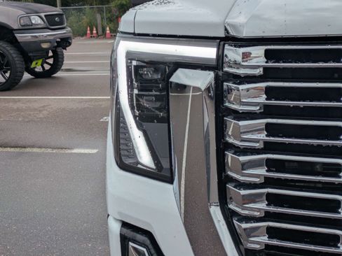 Used 2024 GMC Sierra 3500 Denali w/ Denali Reserve Package AWD/4WD image 9