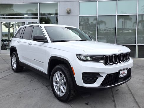 New 2025 Jeep Grand Cherokee Laredo X image 6