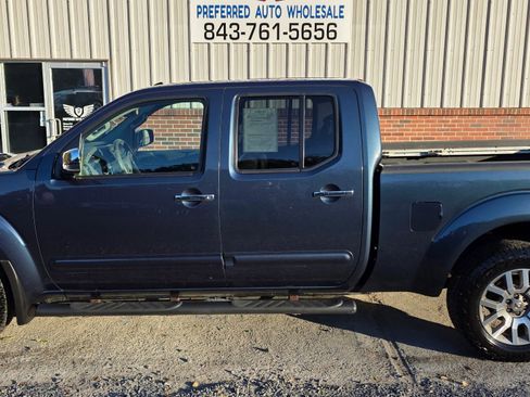Used 2013 Nissan Frontier SL w/ Moonroof Pkg image 3