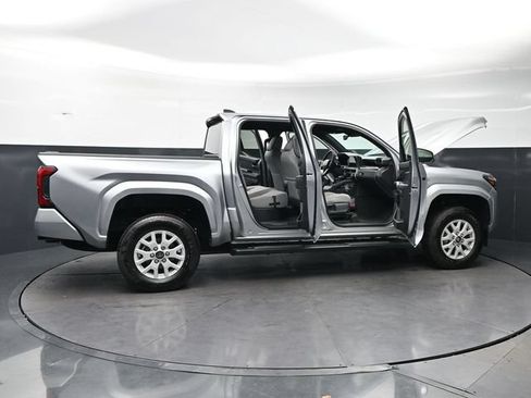 Used 2025 Toyota Tacoma SR5 RWD image 34