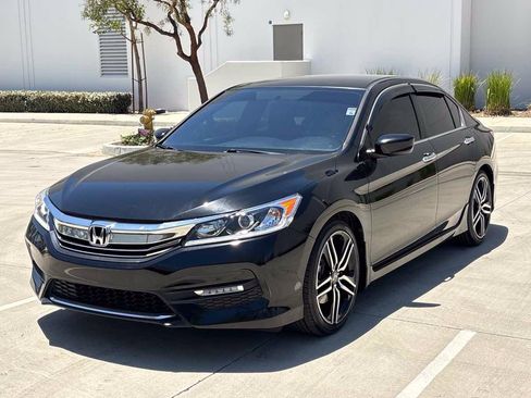 Used 2017 Honda Accord Sport image 7
