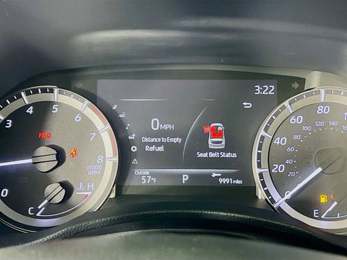 Used 2023 Toyota Highlander XLE image 12