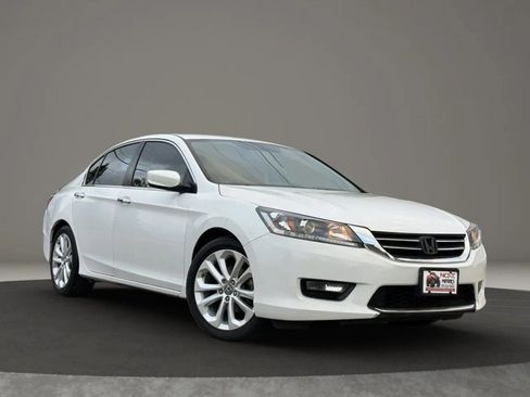Used 2015 Honda Accord Sport image 2