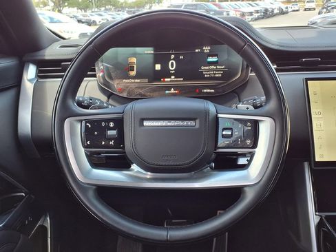 Used 2025 Land Rover Range Rover Long Wheelbase SE AWD/4WD image 35