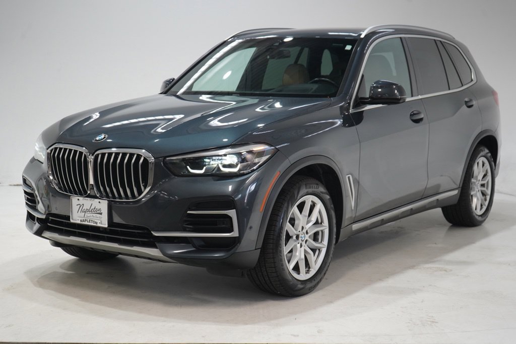 Used 2022 BMW X5 xDrive40i w/ Premium Package AWD/4WD image 3