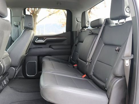 Used 2025 GMC Sierra 1500 SLT image 14