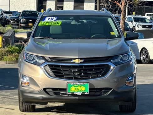 Used 2019 Chevrolet Equinox LT w/ Sun & Navigation Package image 11
