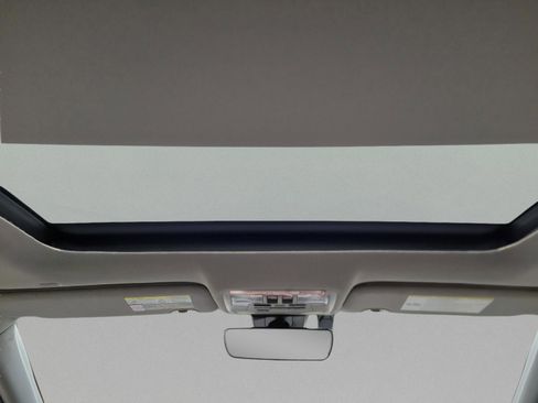 Used 2019 Toyota Highlander Limited Platinum AWD/4WD image 11