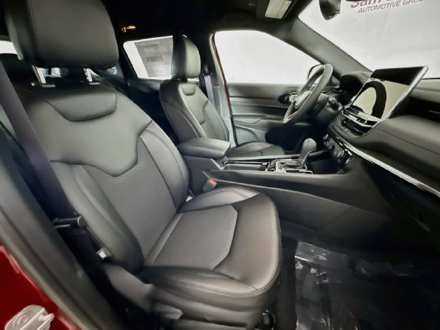 New 2026 Jeep Compass Latitude AWD/4WD image 25