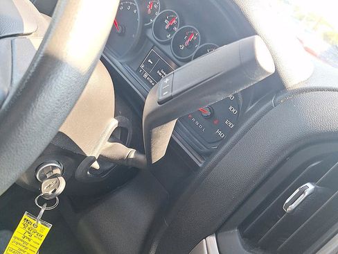 Used 2021 Chevrolet Silverado 1500 Custom AWD/4WD image 18