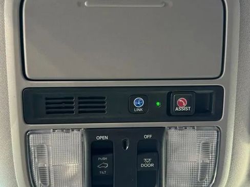 Used 2019 Honda Pilot Touring image 40