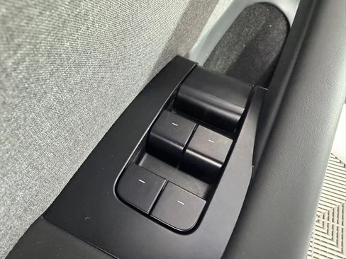 Used 2025 Tesla Model 3 Long Range RWD image 40