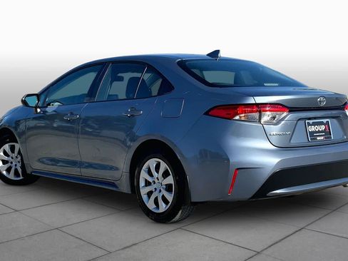 Used 2022 Toyota Corolla LE FWD image 12