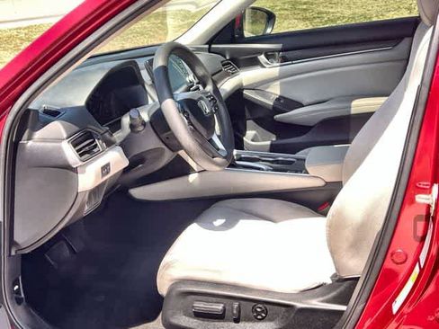 Used 2020 Honda Accord EX image 3