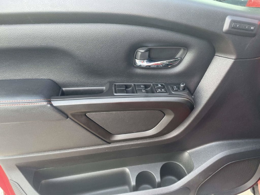 Used 2021 Nissan Titan PRO-4X w/ Pro-4x Convenience Package AWD/4WD image 19