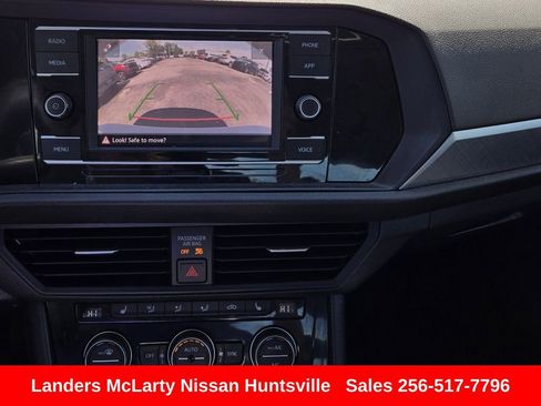 Used 2024 Volkswagen Jetta SE w/ Panoramic Sunroof Package FWD image 16
