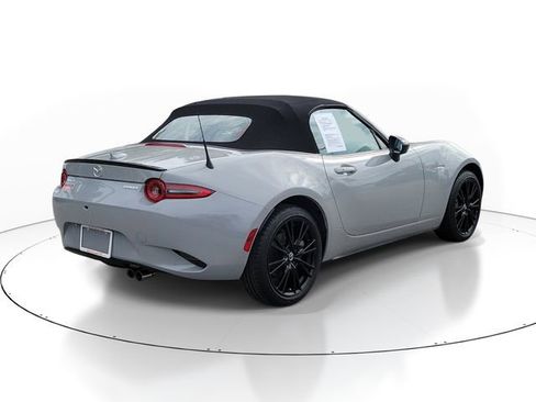 Certified 2025 MAZDA MX-5 Miata Club RWD image 4