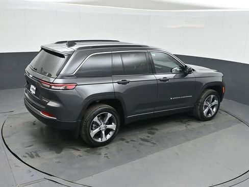 New 2026 Jeep Grand Cherokee Limited w/ Trailer Tow Package RWD image 30