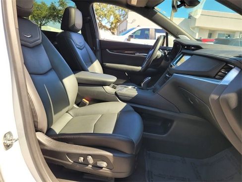 Used 2025 Cadillac XT5 Premium Luxury image 25