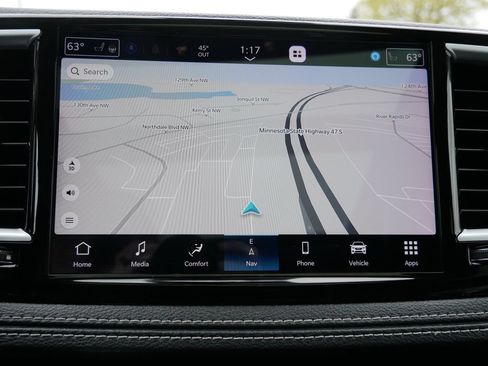 Used 2023 Chrysler Pacifica Limited FWD image 18