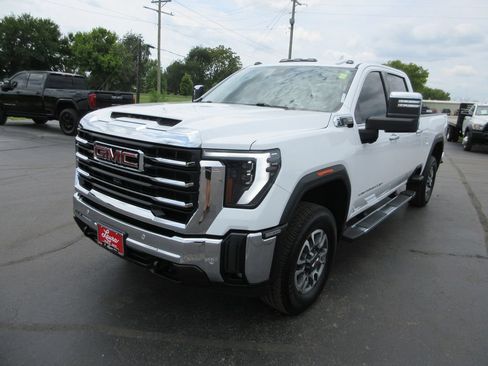 Certified 2024 GMC Sierra 2500 SLT w/ SLT Premium Package AWD/4WD image 11