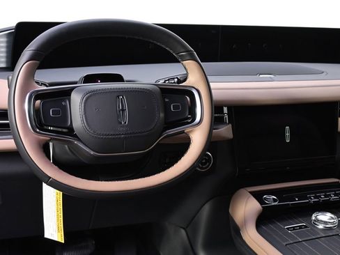 New 2026 Lincoln Navigator Black Label AWD/4WD image 12