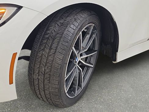 Used 2020 BMW 330i xDrive Sedan w/ Convenience Package AWD/4WD image 32