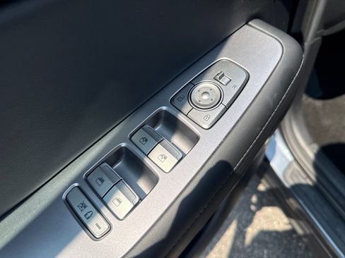 Used 2024 Hyundai Palisade SEL w/ Premium Package FWD image 11