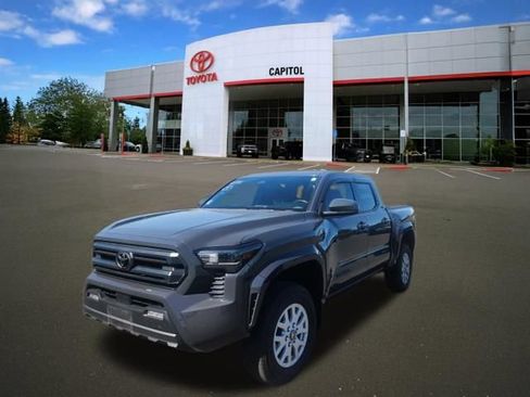 Used 2024 Toyota Tacoma SR5 AWD/4WD image 12