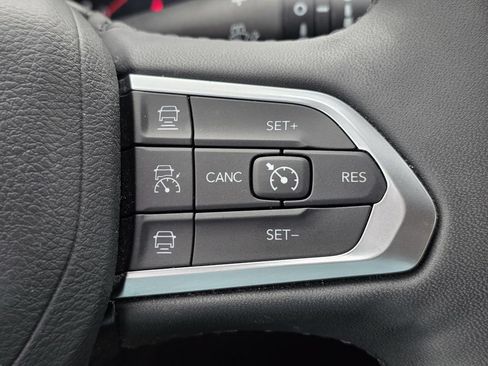 Used 2025 Jeep Compass Limited AWD/4WD image 29