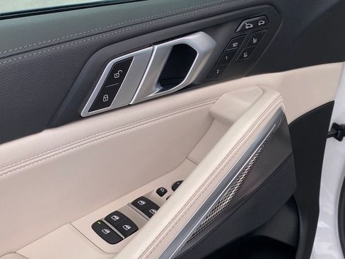 Certified 2022 BMW X6 xDrive40i w/ Executive Package image 22