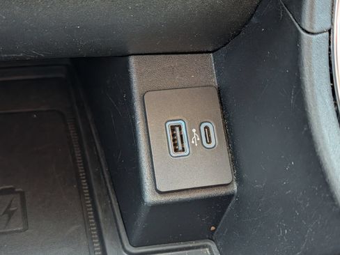 Used 2023 Ford Edge Titanium AWD/4WD image 28