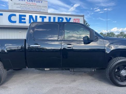 Used 2011 GMC Sierra 2500 Denali w/ Suspension Package, Off-Road AWD/4WD image 22